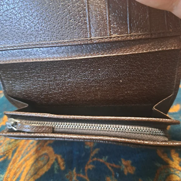Gucci Brown Monogram Wallet - Picture 13 of 17